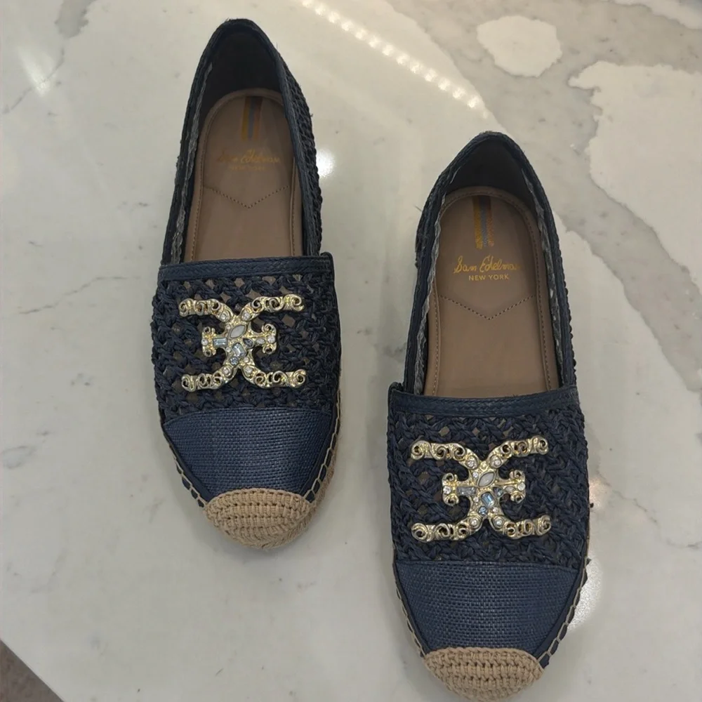 Brand New Never Worn vacation style espadrille!